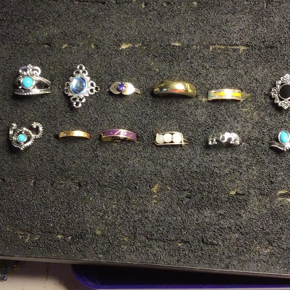 12 rings  ALL NWOT .... rings shown     ....   r7 - Picture 2 of 9